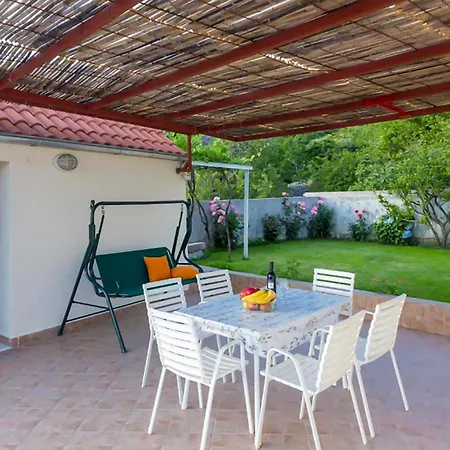Amazing Home In Gruda بيت للعطل *