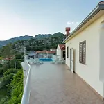 Amazing Home In Gruda Gruda