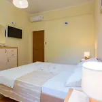 Amazing Home In Gruda Hébergement de vacances *