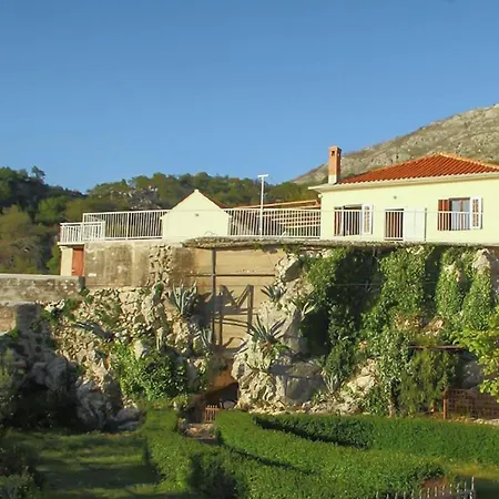 Awesome Home In Gruda * Gruda