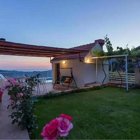 Awesome Home In Gruda * Gruda