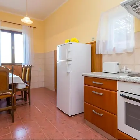 Awesome Home In Gruda Casa vacanze